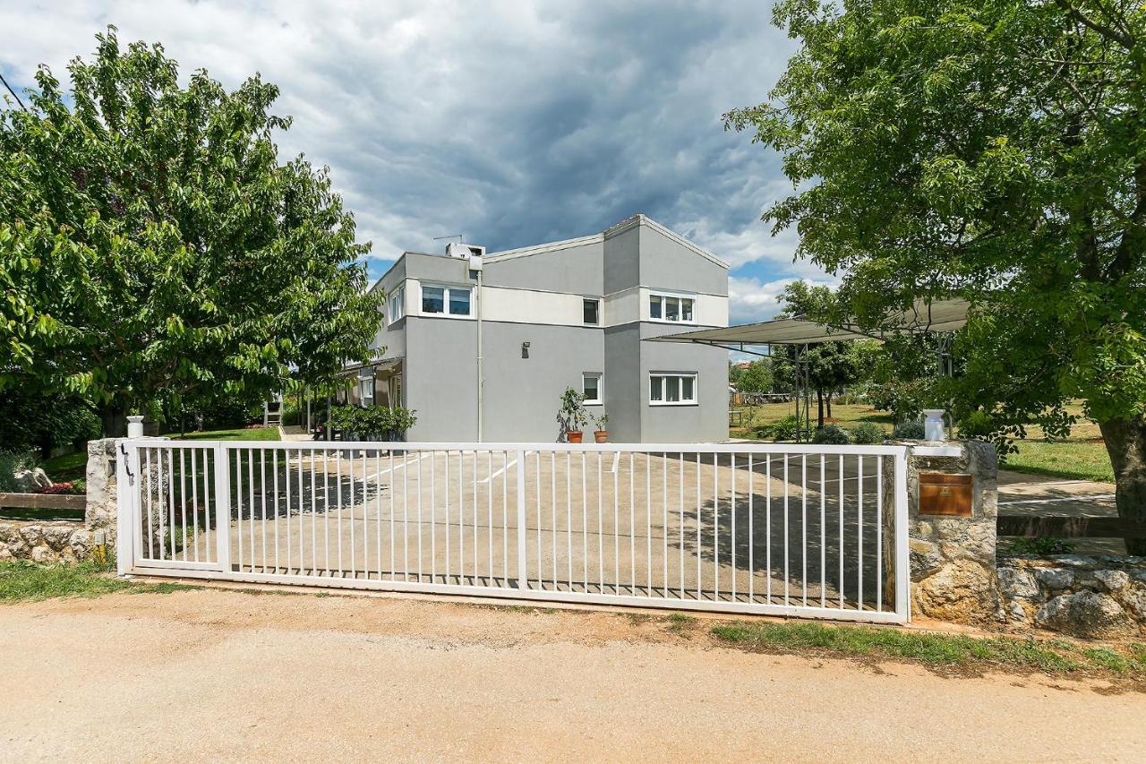 Apartments Dama Пореч Экстерьер фото
